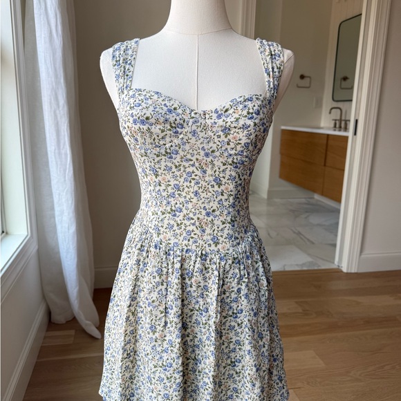 Reformation Taiga Dress - Blue and White Floral Sweetheart Mini - Size 0 - Picture 7 of 7